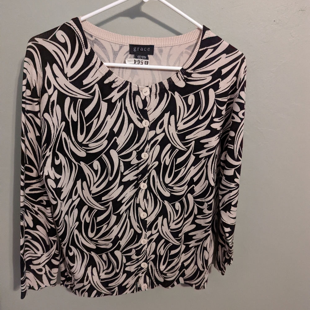 Grace Button Down Animal Print Cardigan. size Medium